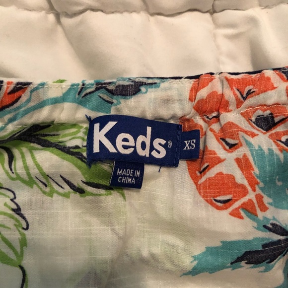 Cute keds crop tied top - Picture 3 of 6